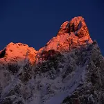 公寓 Ski, Stay, And Savour Aosta Valley 布勒伊-切尔维尼亚