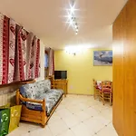 Ski, Stay, And Savour Aosta Valley 公寓