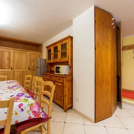 Апартаменты Ski, Stay, And Savour Aosta Valley Брей-Червиния