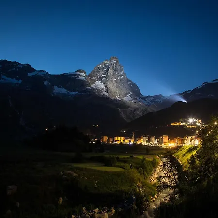 Ski, Stay, And Savour Aosta Valley Apartament *