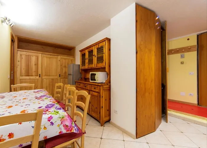 Апартаменти Ski, Stay, And Savour Aosta Valley Брей-Червінія