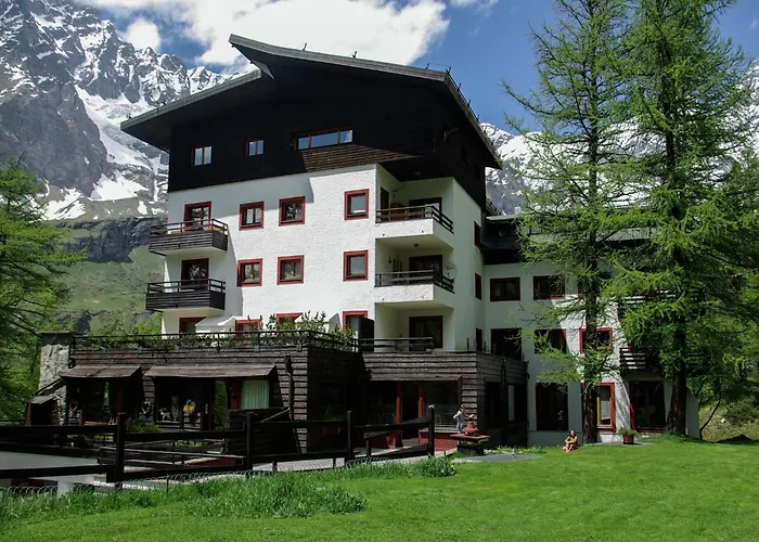 Ski, Stay, And Savour Aosta Valley Апартаменти Брей-Червінія