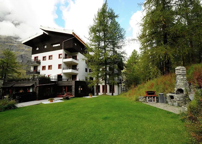 Ski, Stay, And Savour Aosta Valley Апартаменти