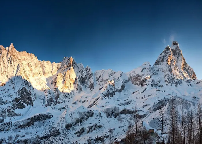 Апартаменти Ski, Stay, And Savour Aosta Valley Брей-Червінія